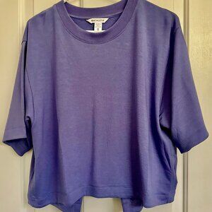NWOT ATLETA CROP TOP T-SHIRT SHORT SLEEVE OPEN BACK DETAIL XS LAVENDER PURPLE
